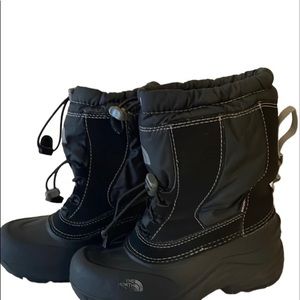The North Face Boys Snow Boots size 5